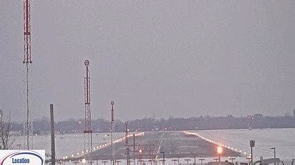 Pierre Elliott Trudeau Airport, Quebec Live Webcam